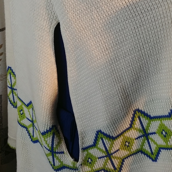 Vintage Cream Scallop Cape - Picture 8 of 13
